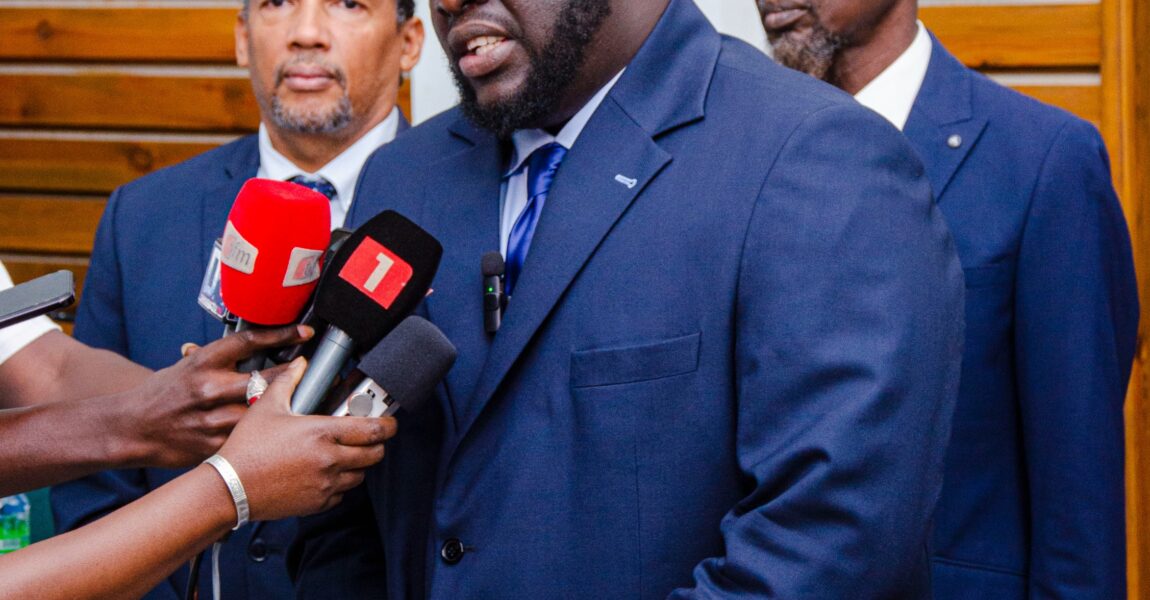 CHEIKH F. DIOP, DIRECTEUR DE CABINET DU MINISTRE DE LA FORMATION PROFESSIONNELLE : Nous saluons et félicitons les actions de la Direction générale de l’ARCOP qui a très tôt misé sur la formation et la sensibilisation des acteurs de la commande publique, la mise à niveau des acteurs et l’amélioration de l’environnement de la commande publique