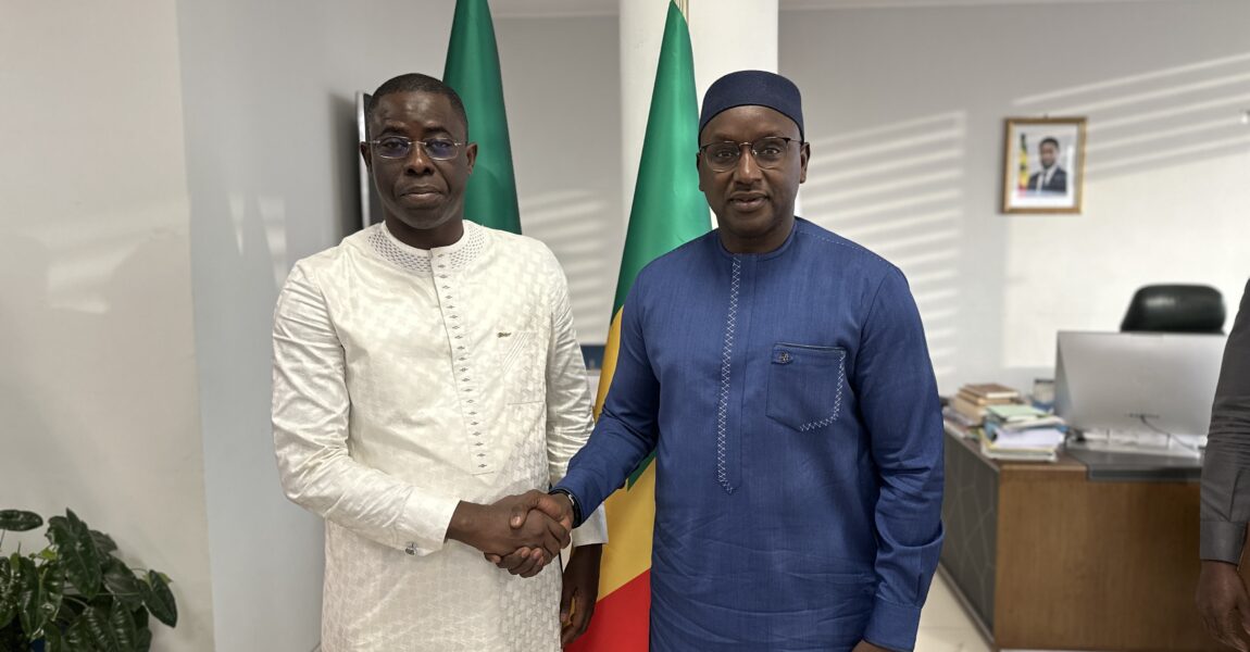 GRANDS PROJETS DU MINISTÈRE DE L’HYDRAULIQUE ET DE L’ASSAINISSEMENT : Le ministre Cheikh Tidiane DIEYE salue « l’expertise » et « l’ouverture » du DG de l’ARCOP